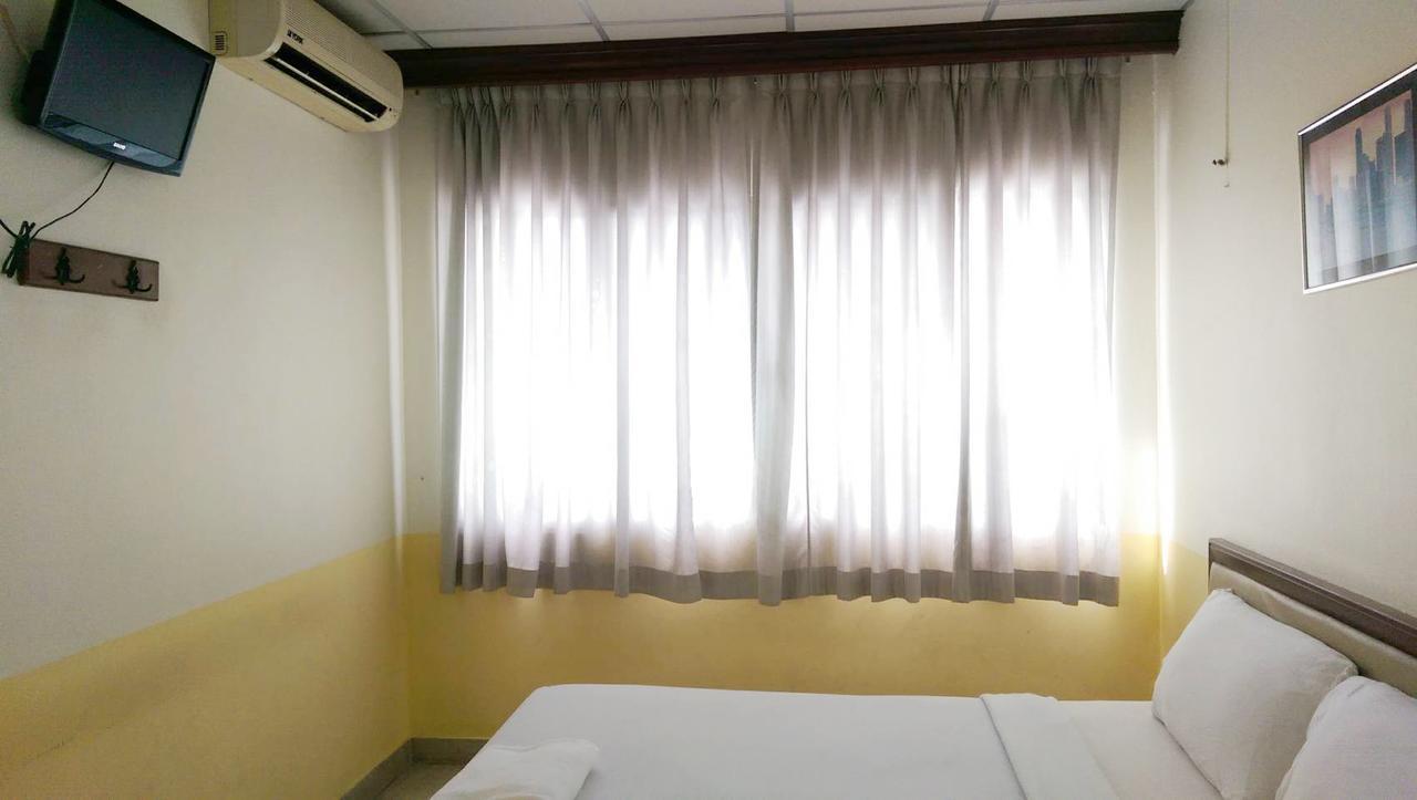 โรงแรมวัฒนาตรัง Exterior photo